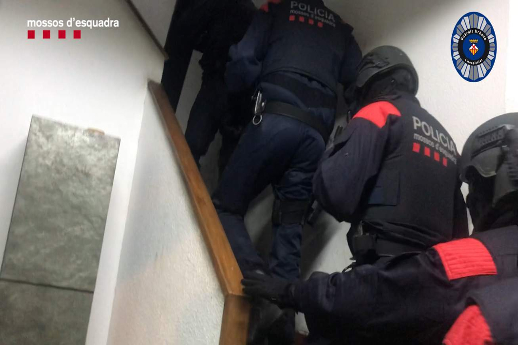 Hospitalet de Llobregat, desmantellen un punt de venda de cocaïna