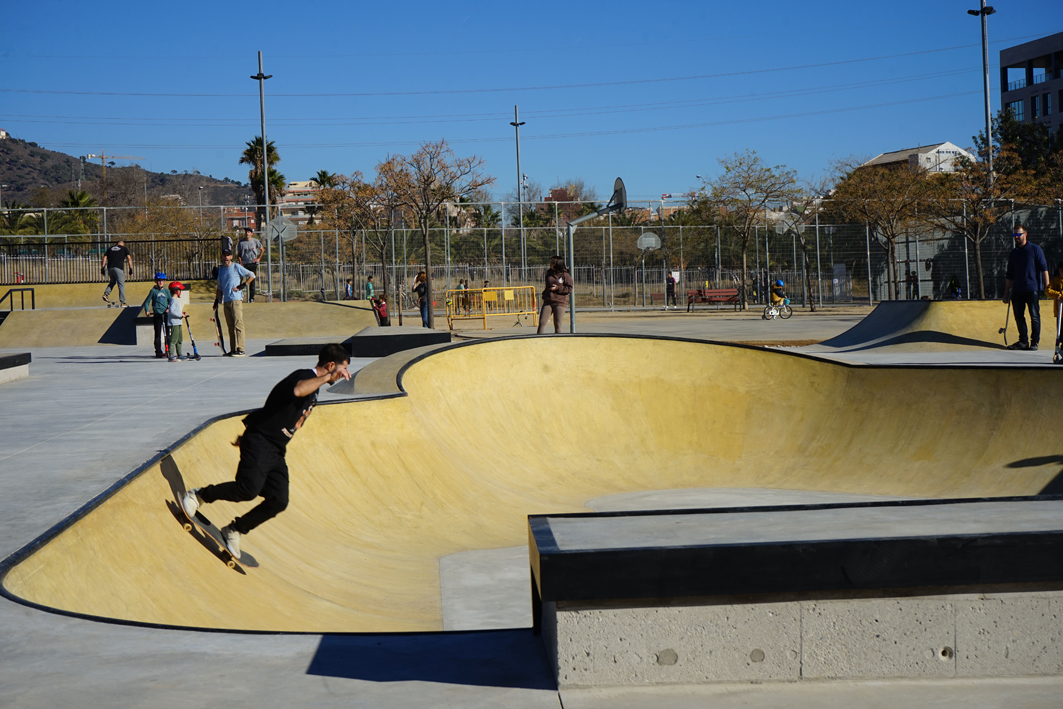 Oberta la nova pista de skate del parc de la Fontsanta