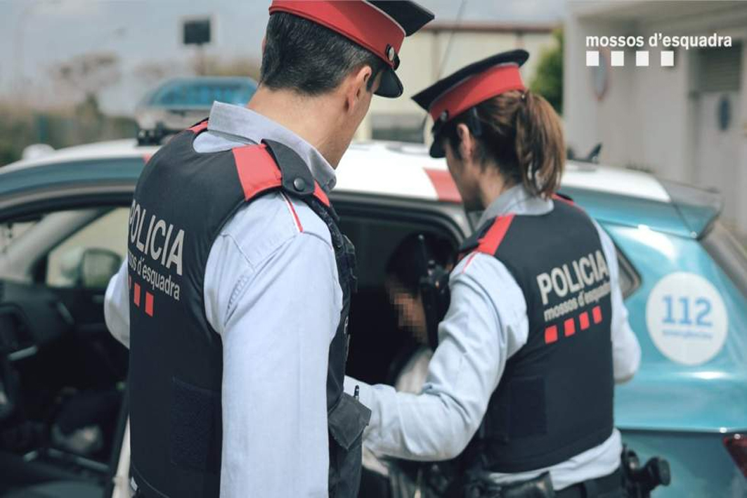 Detinguda una dona a Viladecans per furtar 14 telèfons