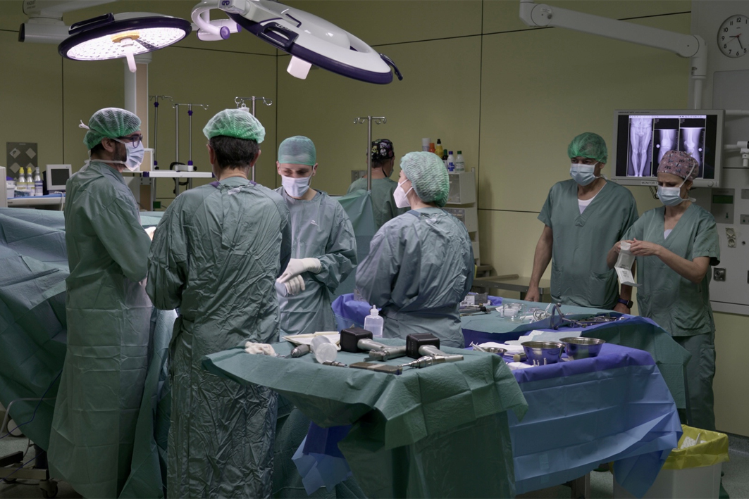 L’Hospital de Viladecans inicia un projecte d’operacions de pròtesi de genoll capdavanter a Catalunya