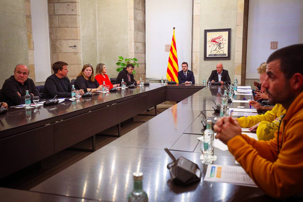 El president Aragonès i el conseller d'Acció Climàtica es reuneixen amb la pagesia que s'ha mobilitzat fins a Barcelona