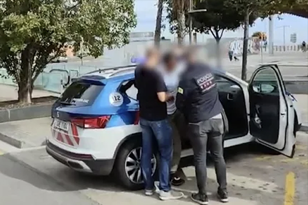 Detenen el conductor d’una furgoneta a Sant Esteve Sesrovires i comissen 9 quilograms de marihuana