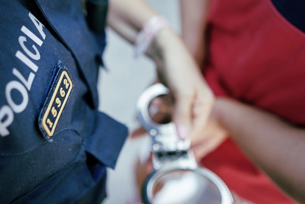Detenen un home a Sant Andreu de la Barca per cometre cinc robatoris violents en establiments comercials