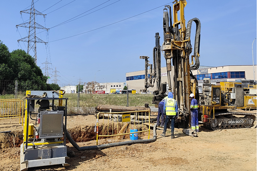 Pou d’aigua freàtica per estalviar aigua potable en la neteja i el reg dels carrers