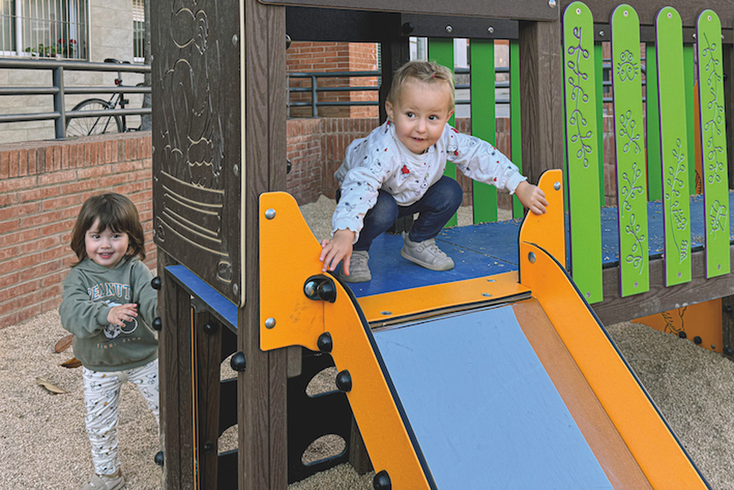 Sant Joan Despí estrena un parc    infantil amb dibuixos de Pilarín Bayés